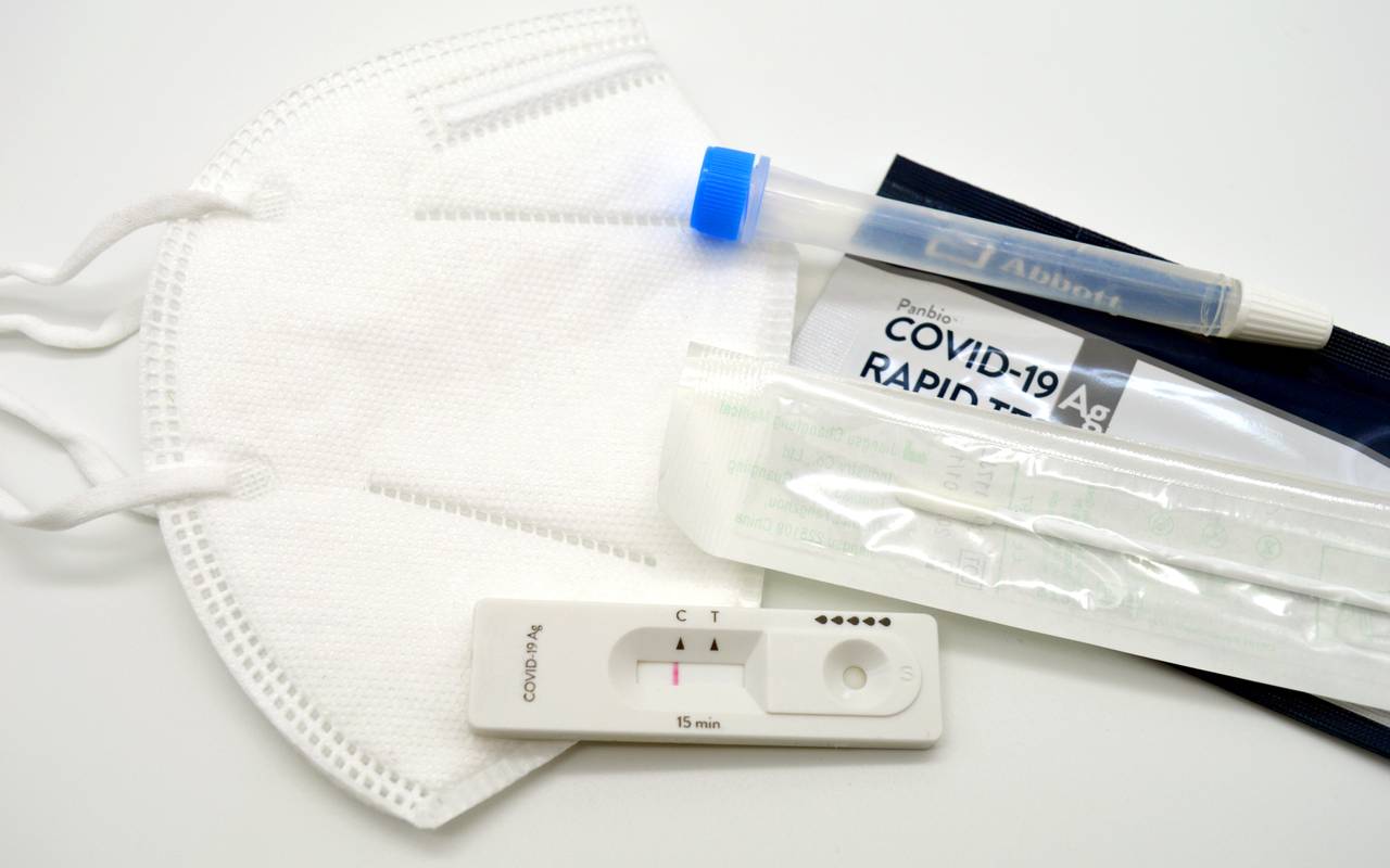 Corona Test Schnelltest Maske