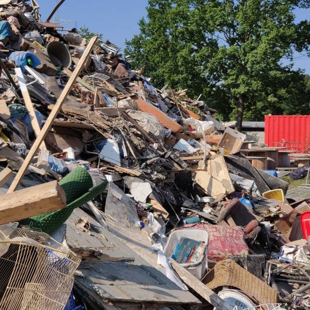 Müll nach Unwetter Leichlingen