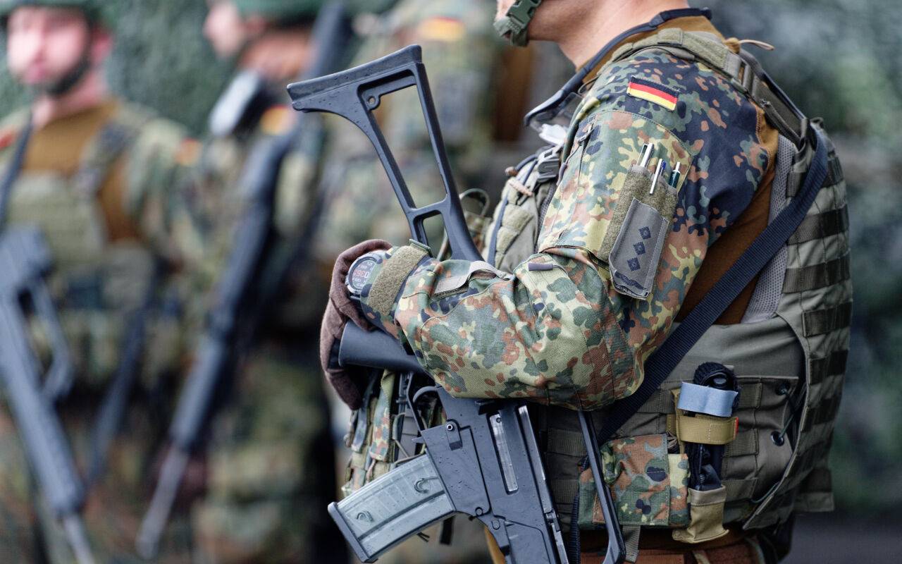 Soldaten beim Antrittsbesuch des Bundesministers der Verteidigung, Boris Pistorius (SPD)