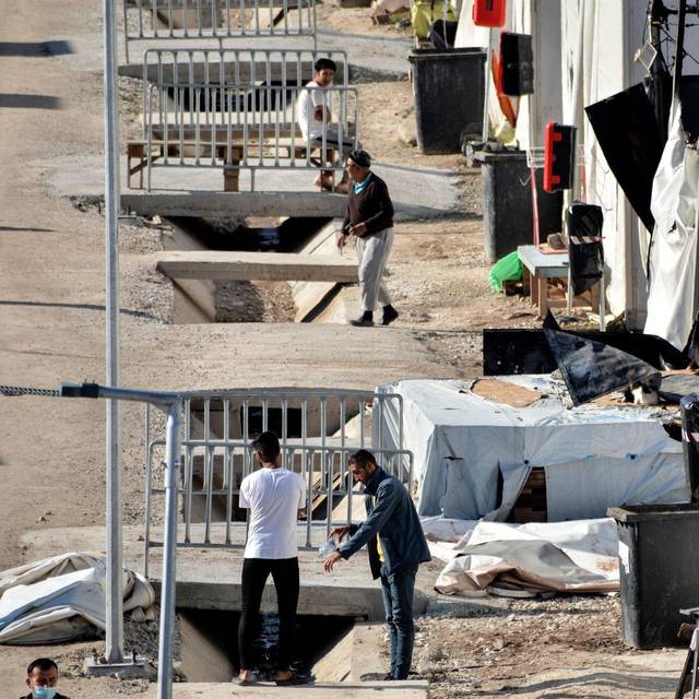 Migranten auf Lesbos vor Papst-Reise nach Griechenland