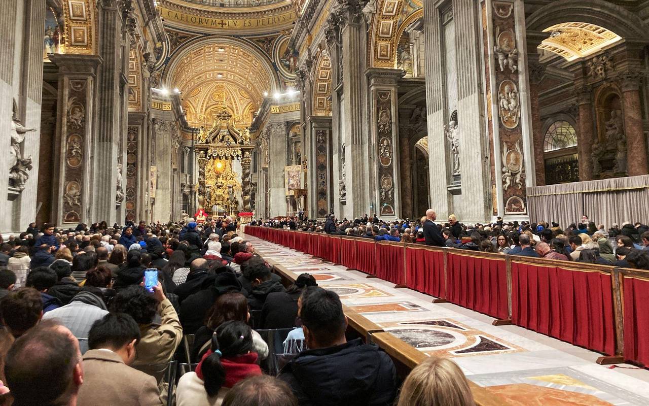 Erste Weihnachtsmette mit Papst Leo XIV.