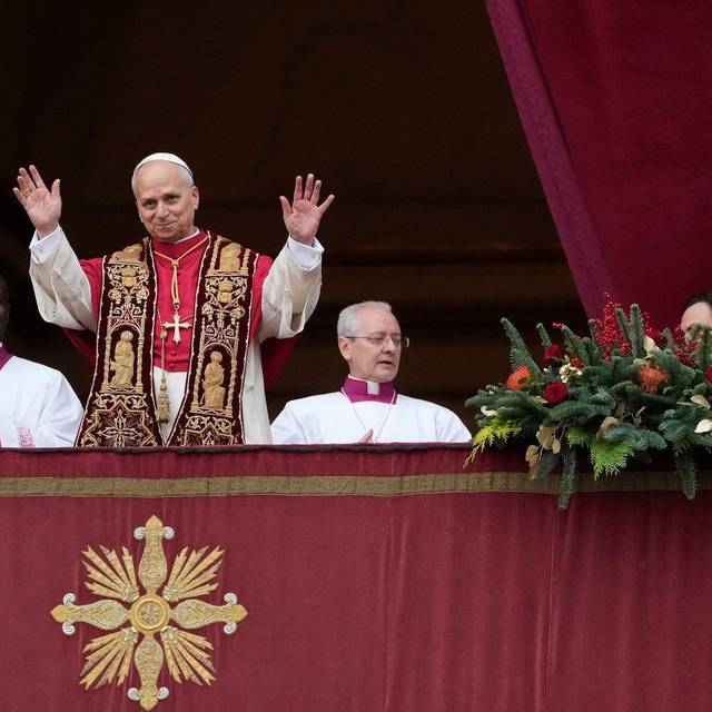 Papst spendet Weihnachtssegen
