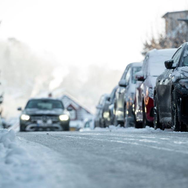 Auf Schnee folgt Eis - Gefahr auf glatten Straßen