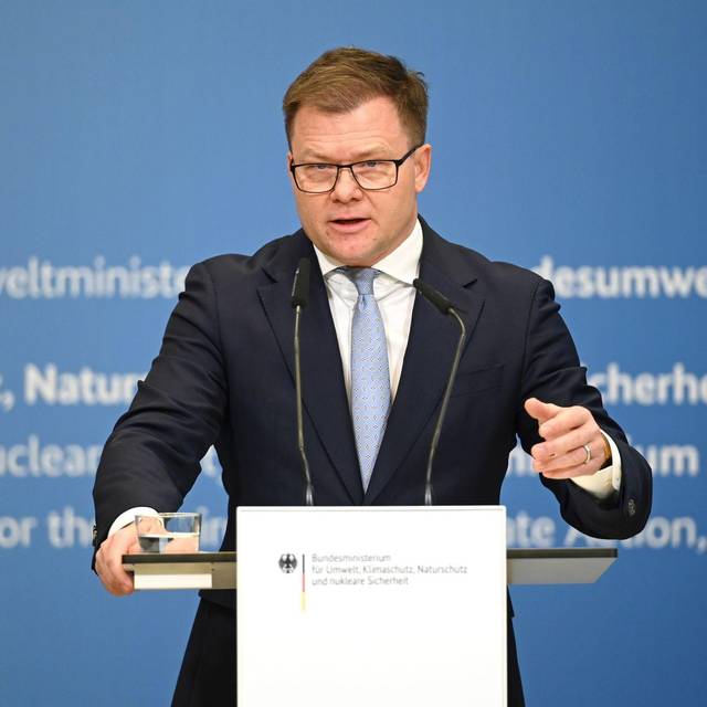 Bundesumweltminister stellt Elektroauto-Kaufprämie vor