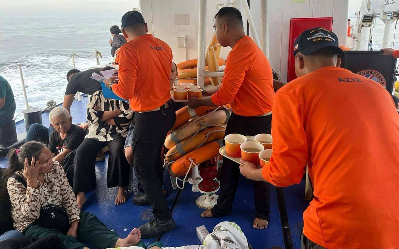 Fähre sinkt vor Philippinen – Dutzende Menschen vermisst