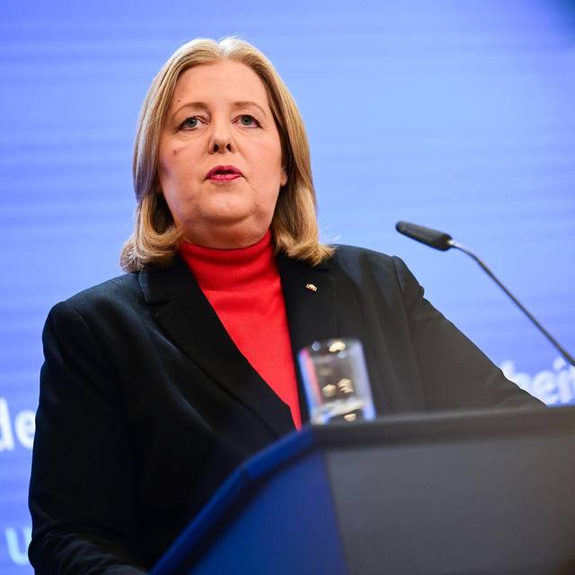 Übergabe Bericht der Kommission zur Sozialstaatsreform