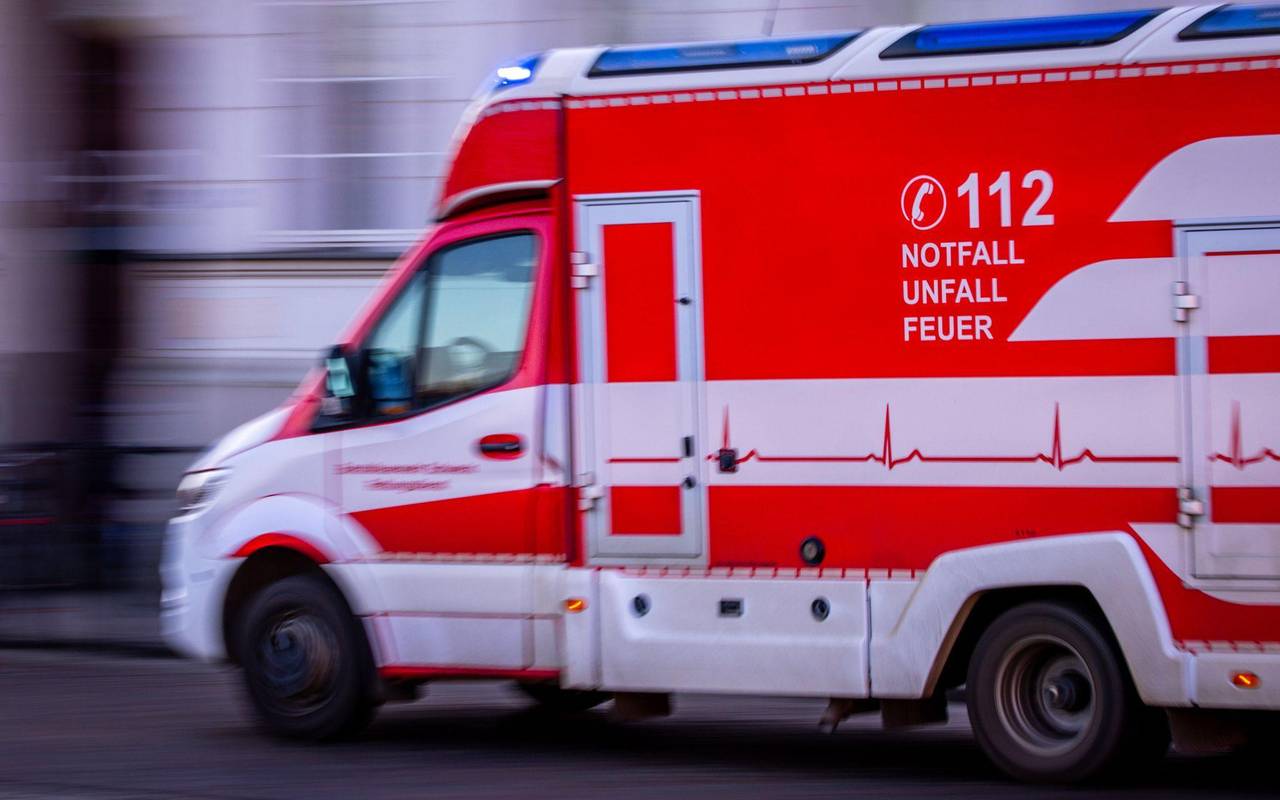 Rettungswagen mit Blaulicht