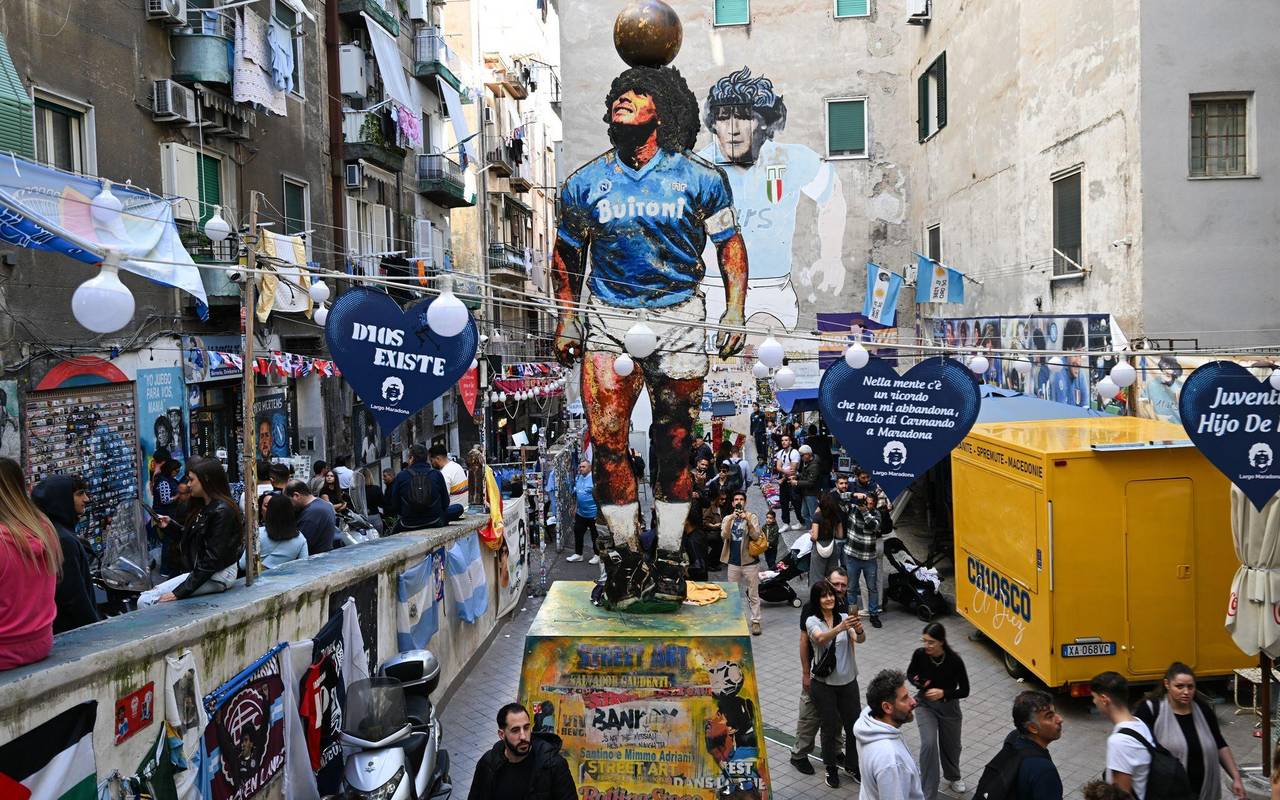 SSC Neapel - Eintracht Frankfurt - Features