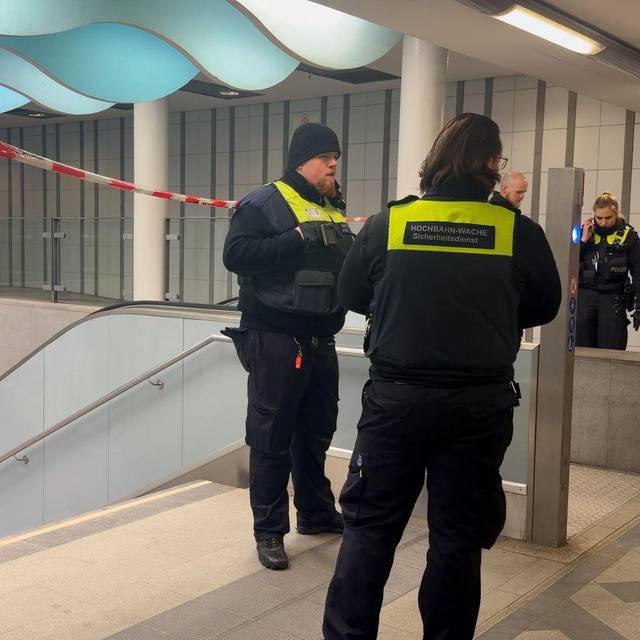 U-Bahn überrollt zwei Menschen in Hamburg