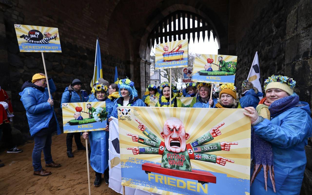 Rosenmontag am Rhein - Köln