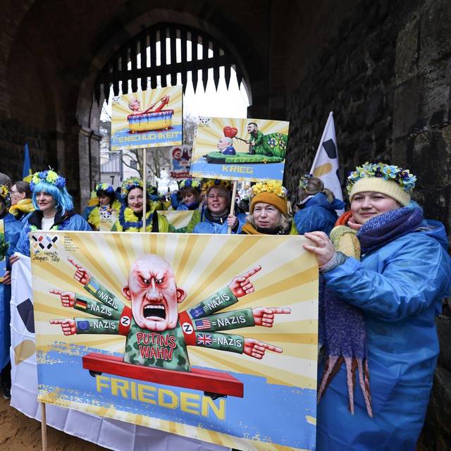 Rosenmontag am Rhein - Köln