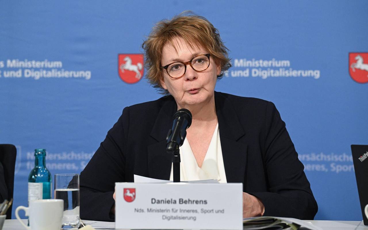 Pressekonferenz mit Niedersachsens Innenministerin Behrens (SPD)