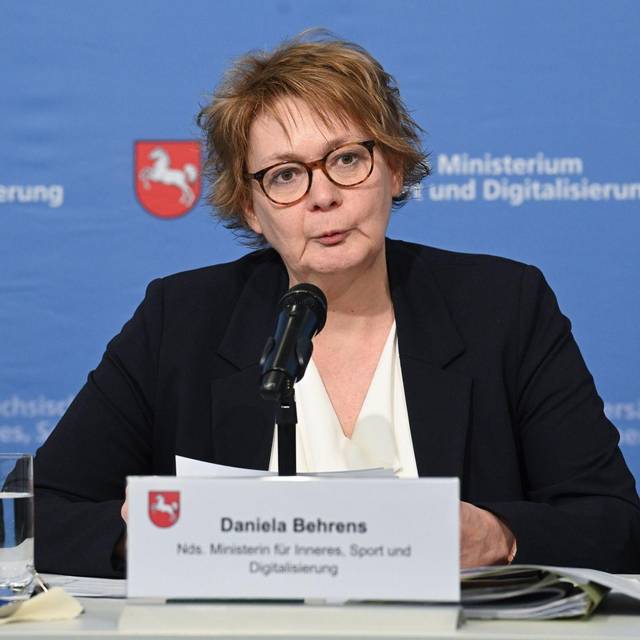 Pressekonferenz mit Niedersachsens Innenministerin Behrens (SPD)
