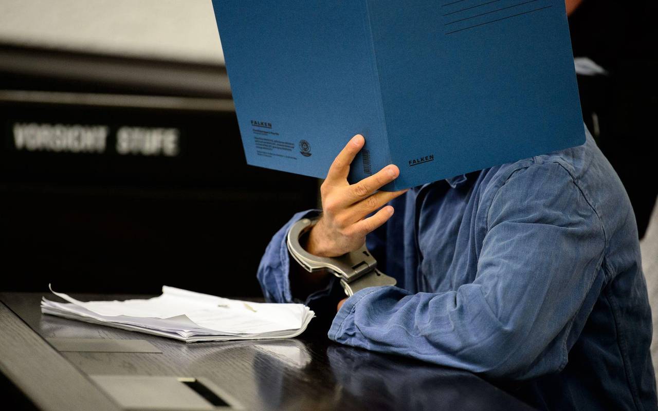 Prozess um Kriegsverbrechen gegen 24-Jährigen