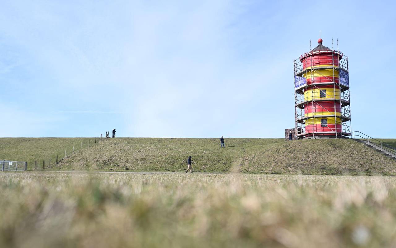 Pilsumer Leuchtturm bekommt Neuanstrich