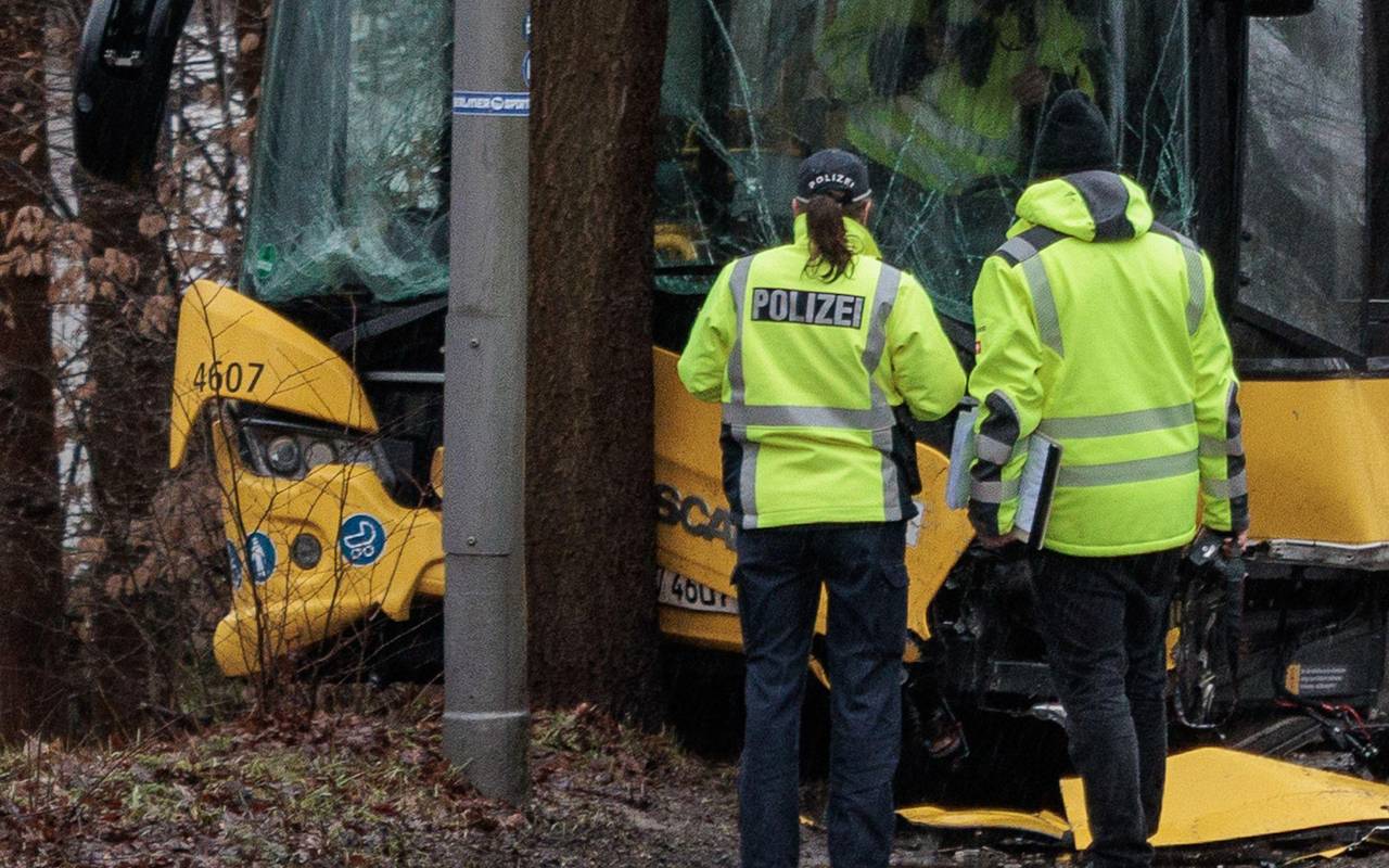 Zwölf Verletzt bei Busunfall in Berlin