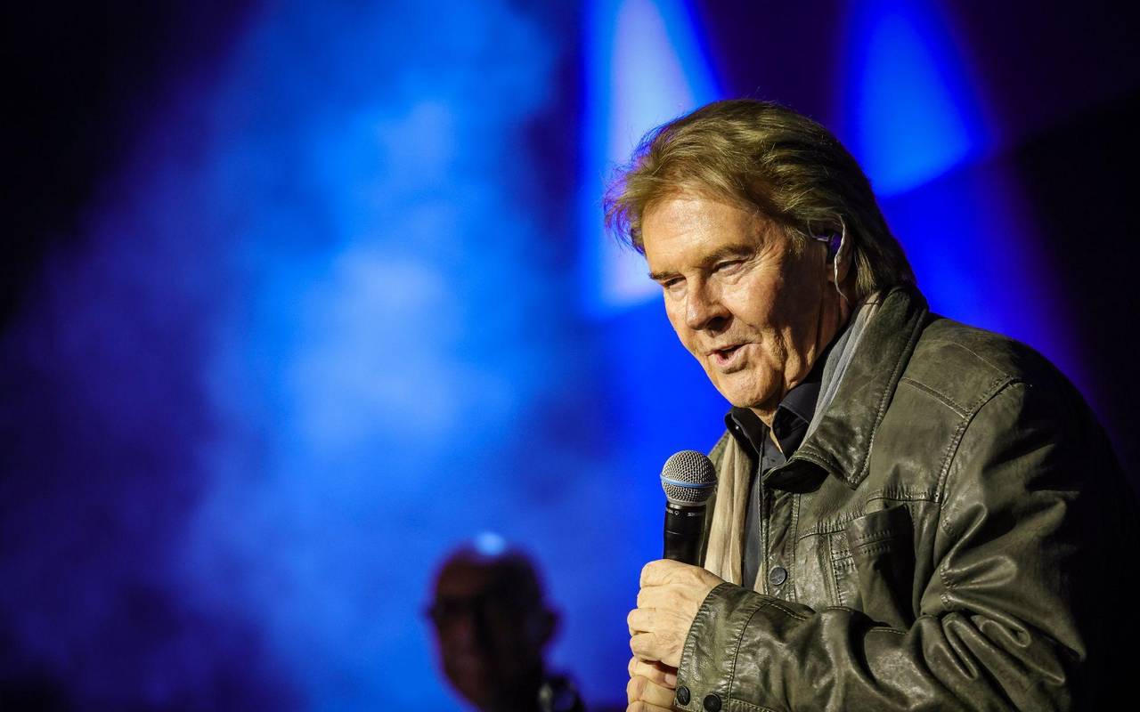 Howard Carpendale gibt Konzert im Schlager-Café