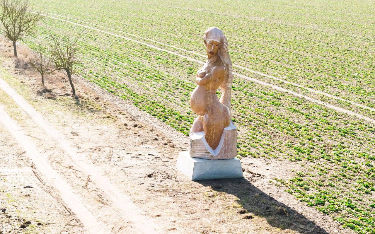 Nackte Statue "Mea Dea" sorgt für Aufsehen