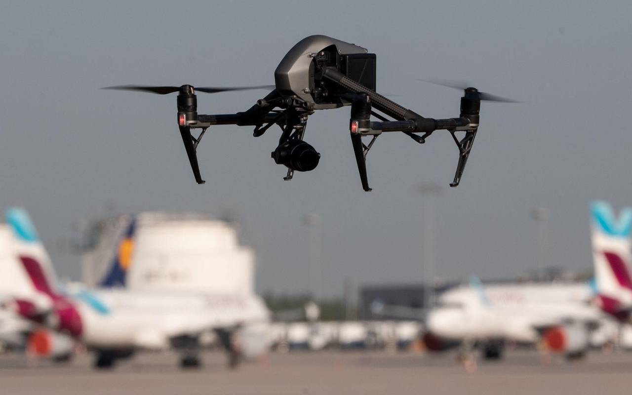 Drohne am Flughafen