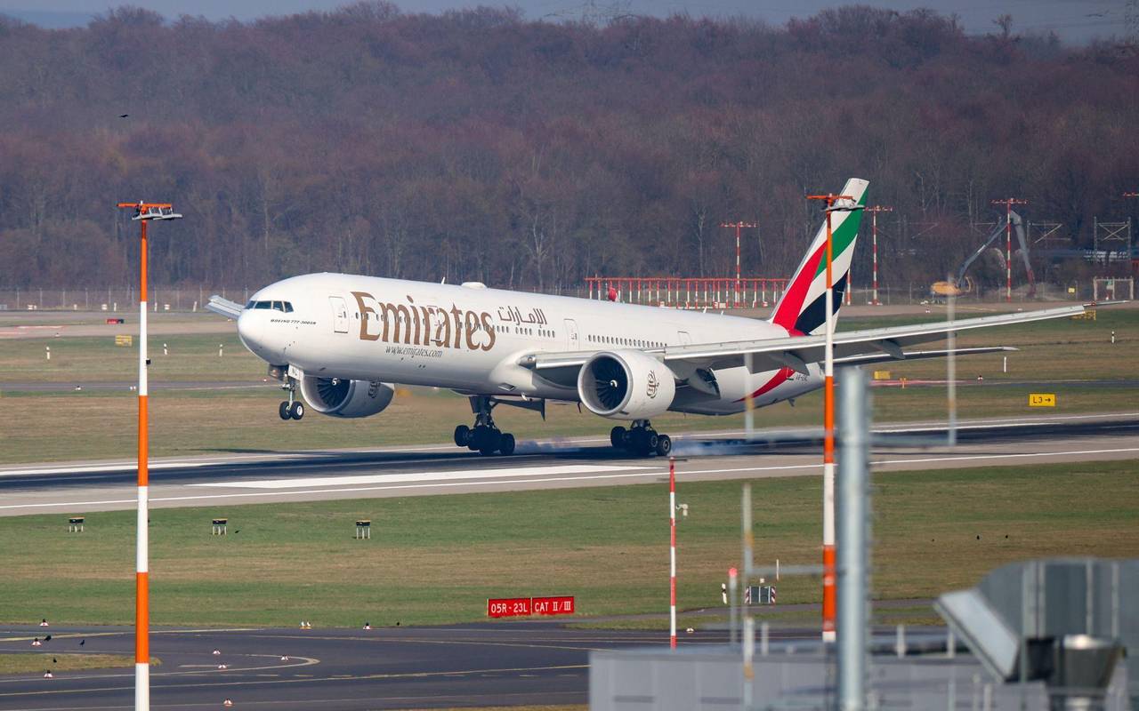 Passagierflugzeug aus Dubai landet in Düsseldorf