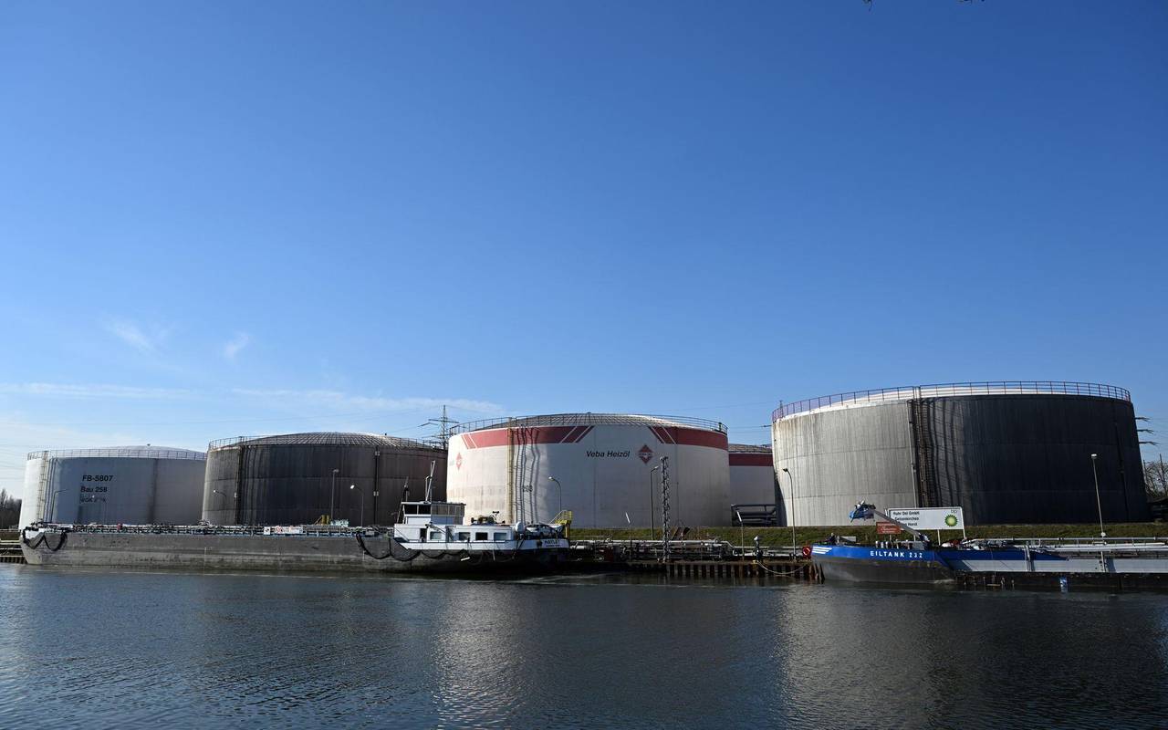 Öltanks am Rhein-Herne-Kanal