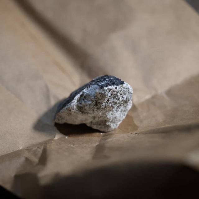 Teile eines Meteoriten beschädigen Häuser