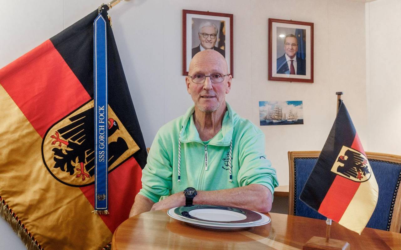 Verabschiedung vom Chef-Stewart der "Gorch Fock"