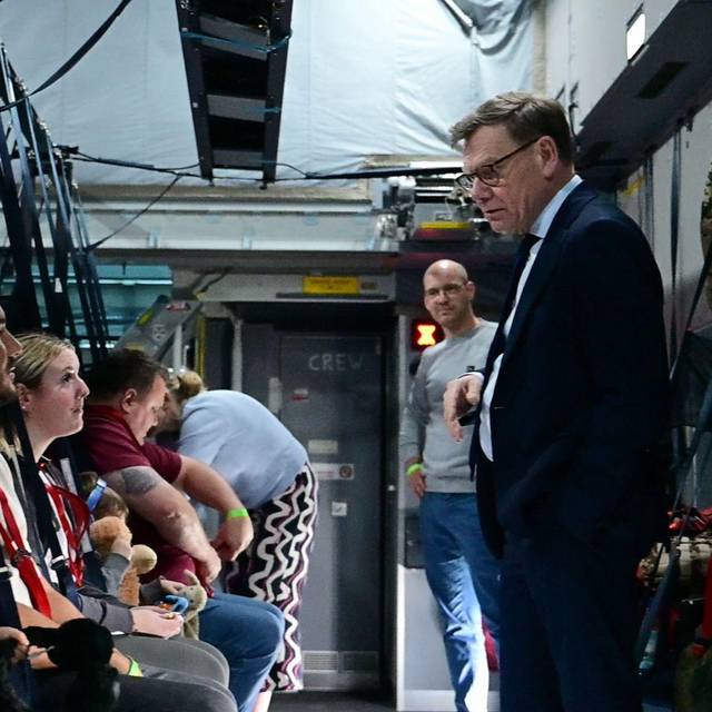 Außenminister Wadephul in Katar - Deutsche Reisende