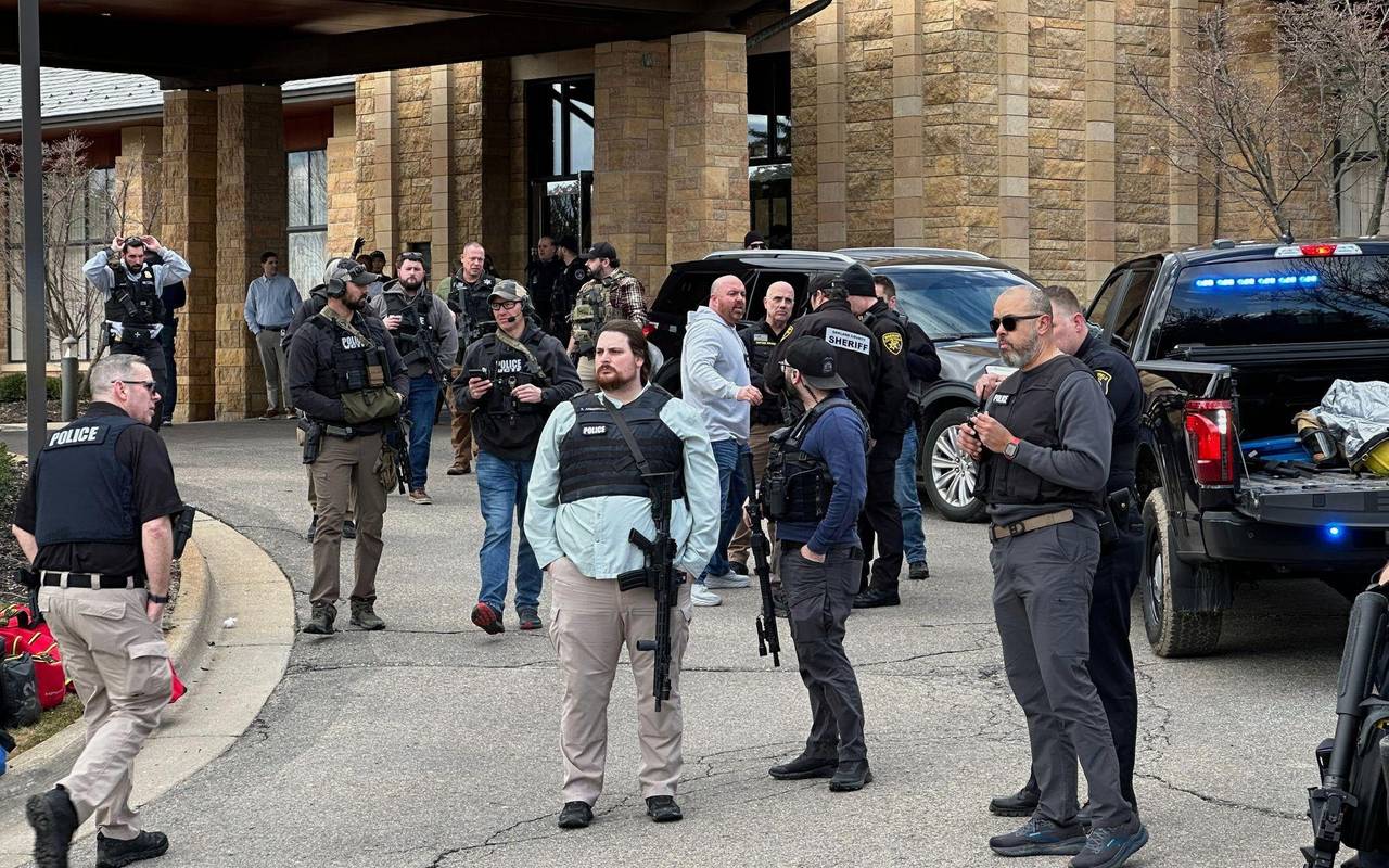 Berichte: Auto fährt in Synagoge in Michigan