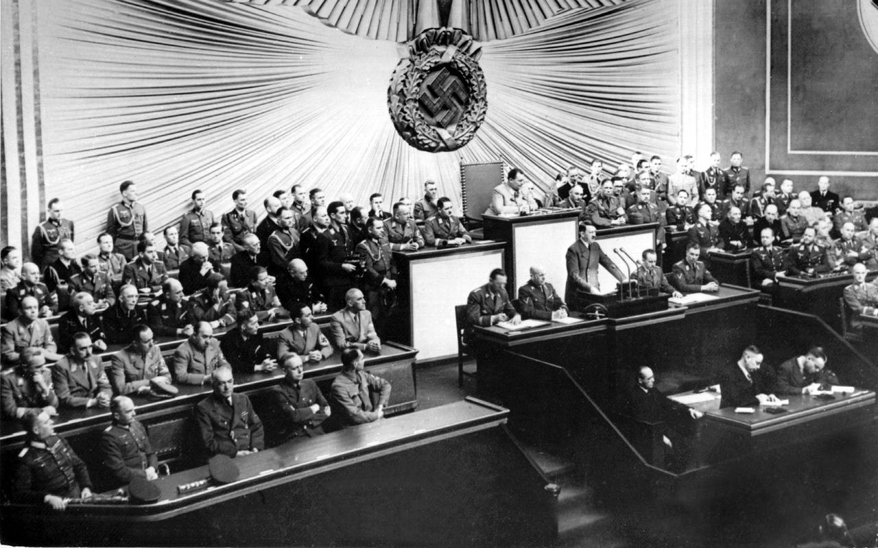 Hitler spricht am 1. September in der Krolloper.