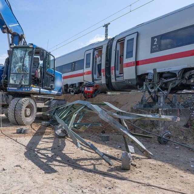 Baggerfahrer bei ICE-Unfall nahe Gelnhausen verletzt