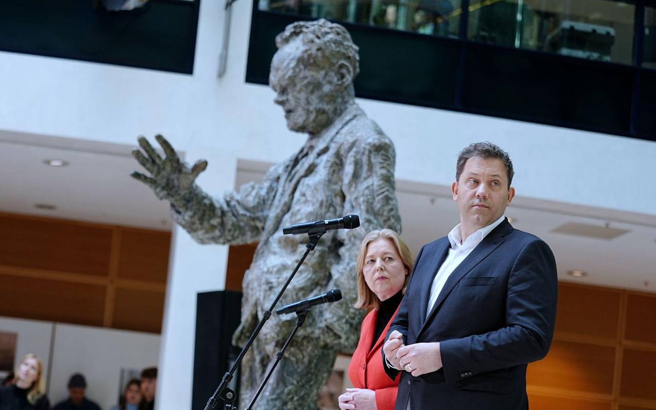 Gremiensitzungen und Statements der Bundesparteien