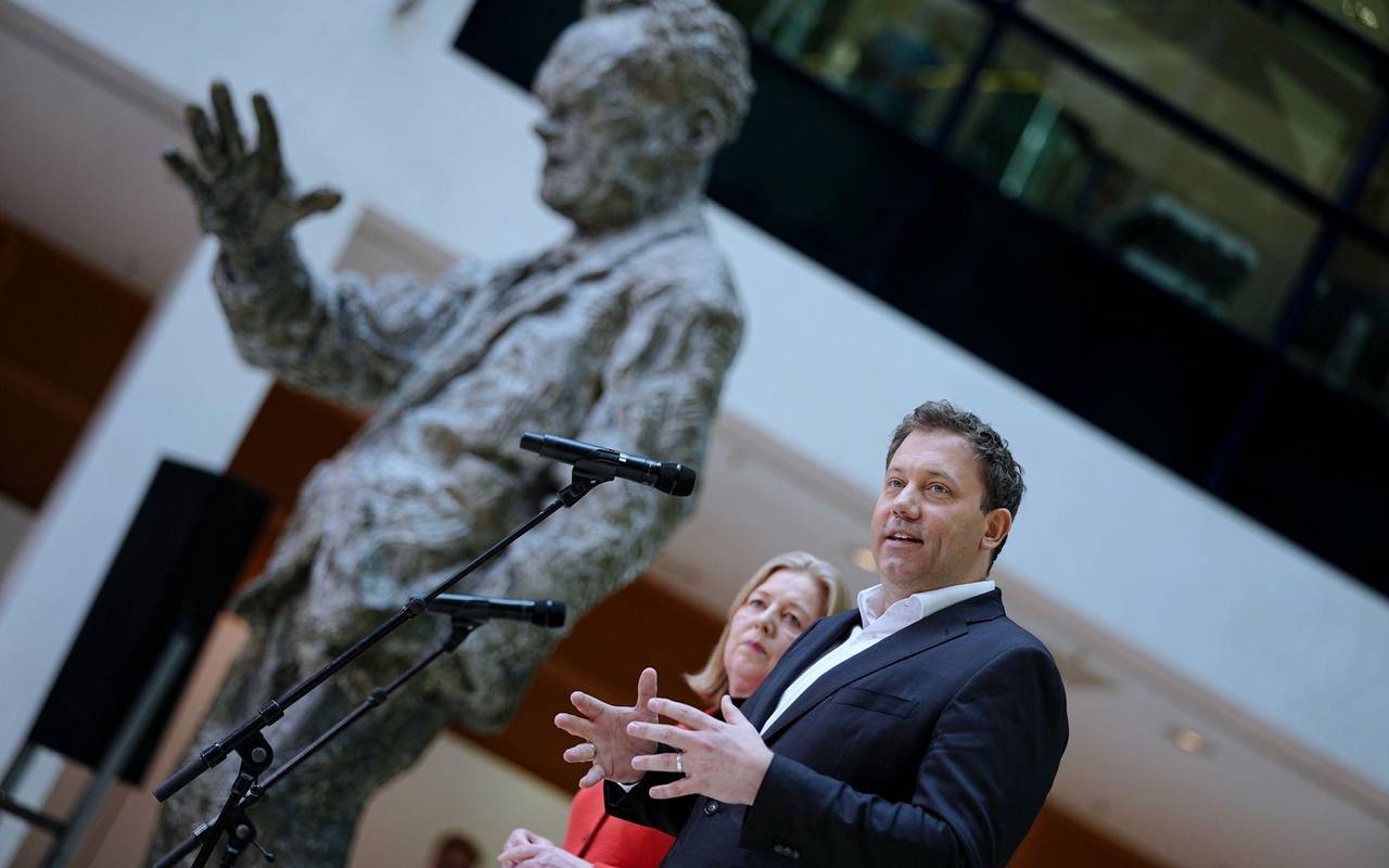 Gremiensitzungen und Statements der Bundesparteien