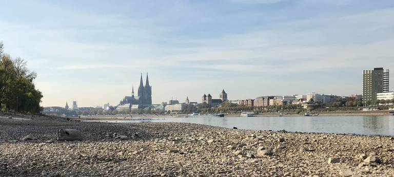Rheinpegel: Auswirkungen auf Kölner Lichter