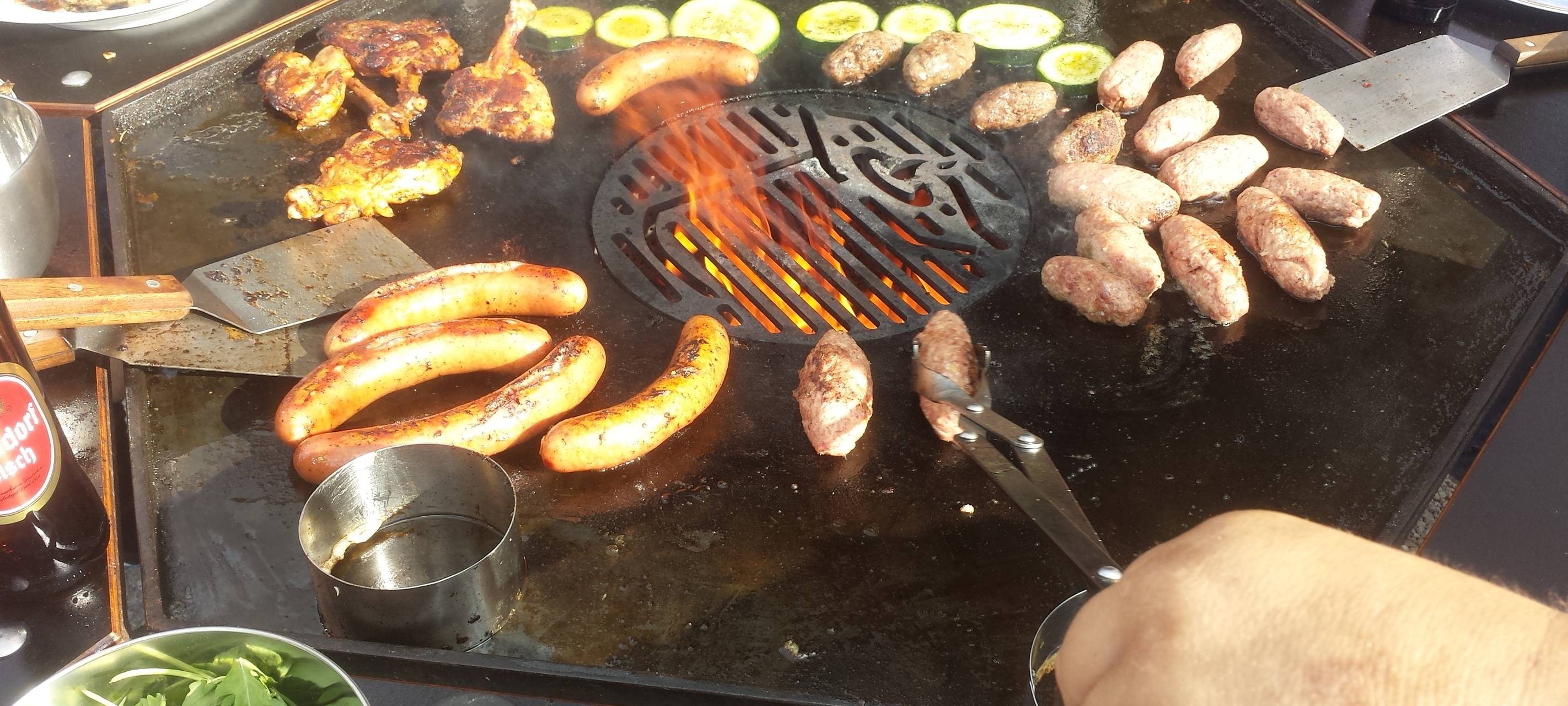 In der Tonne und im Einkaufswagen: So kurios grillt das Bergische