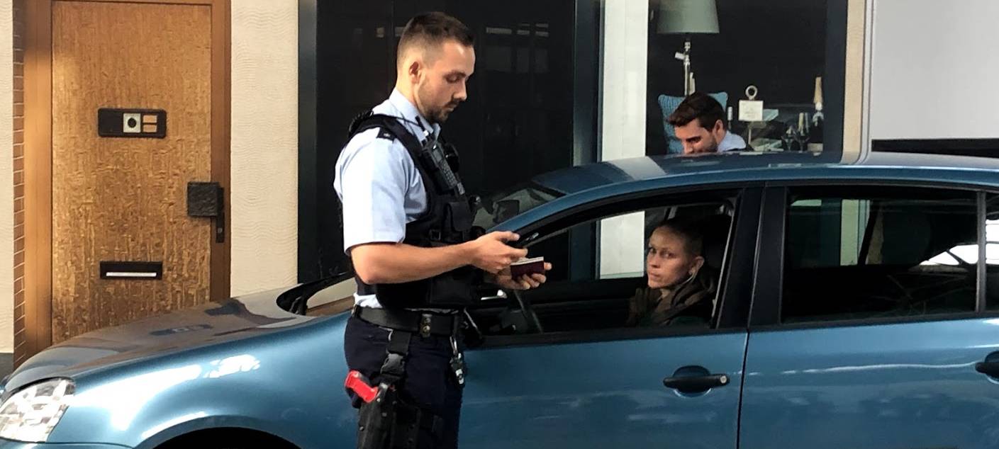 Smartphones sollen mittelfristig auch bergische Polizisten entlasten