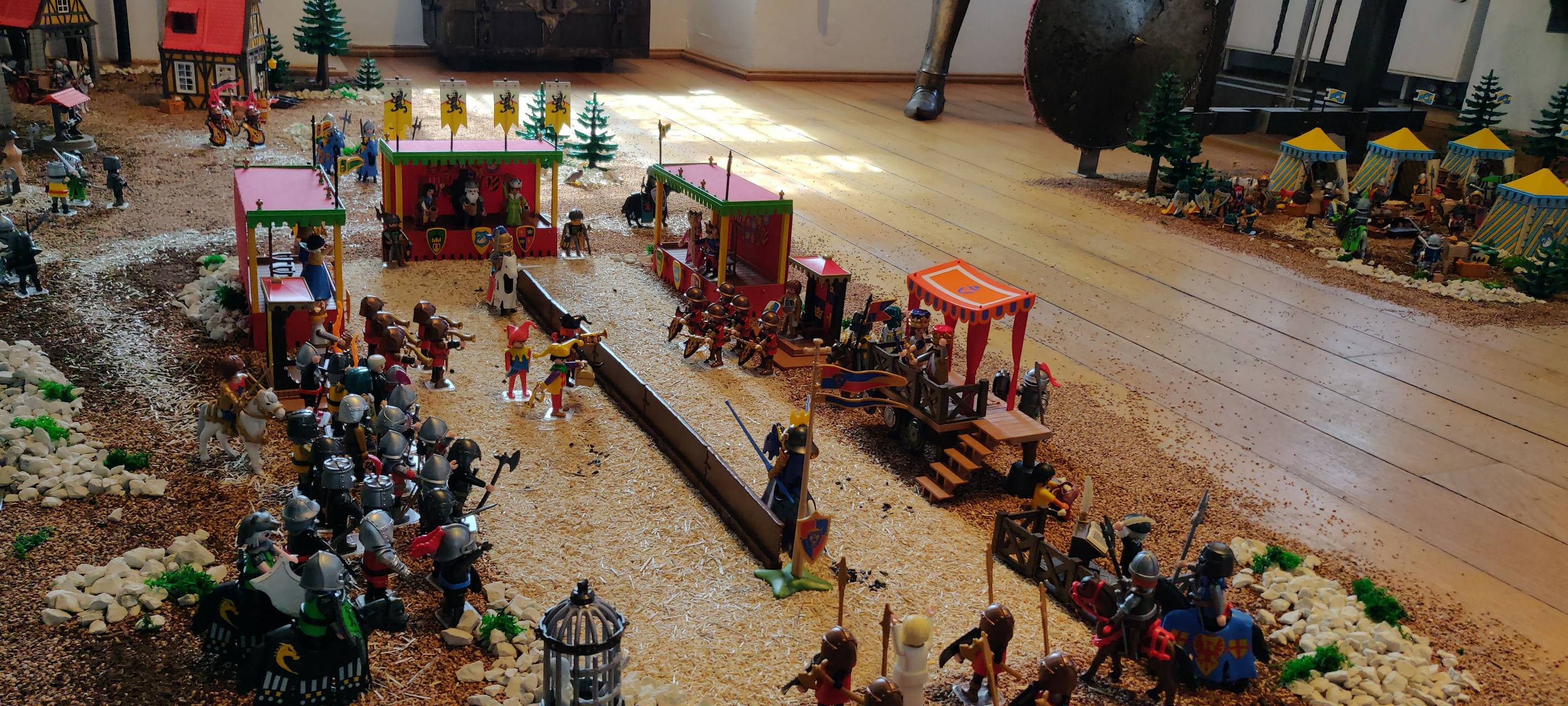 Playmobilfiguren zeigen bergische Geschichte