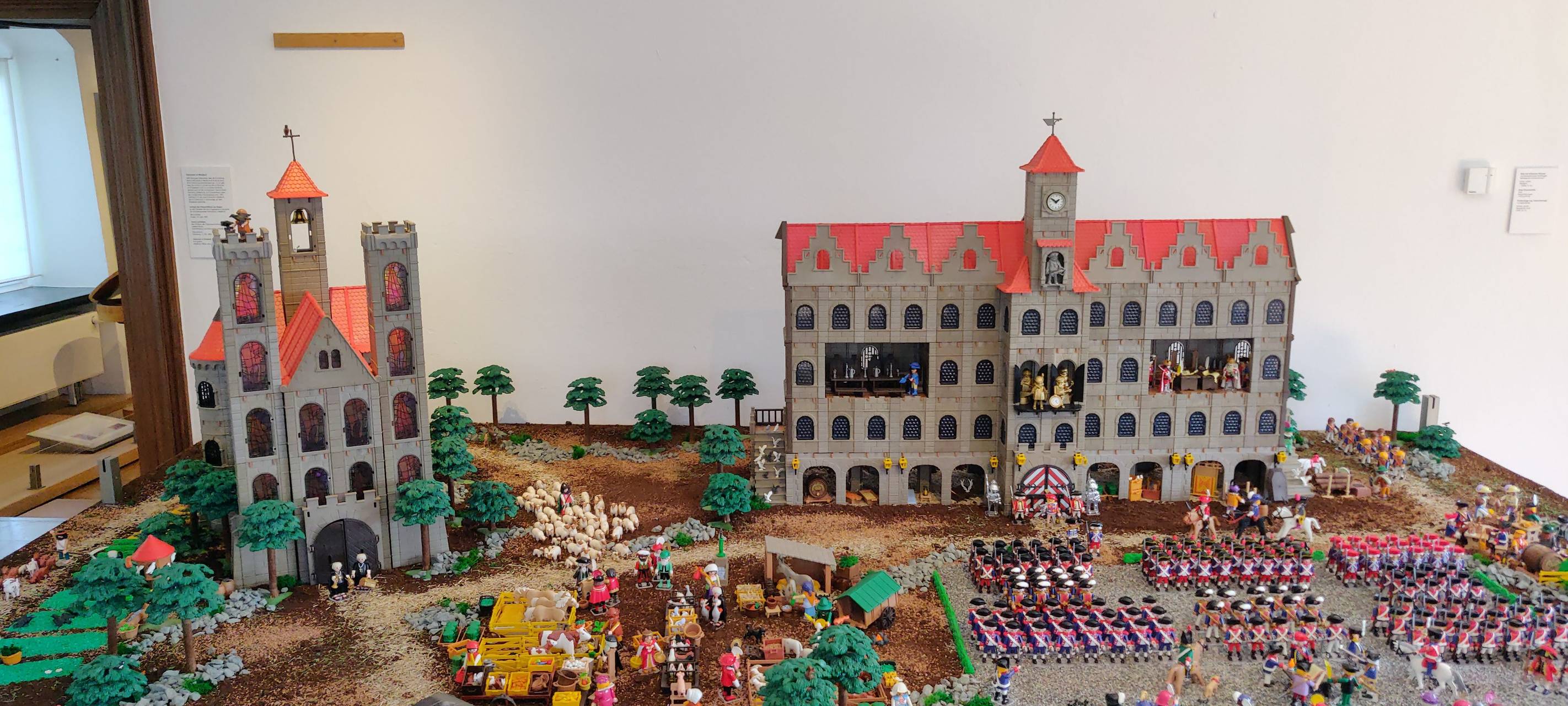 Playmobilfiguren zeigen bergische Geschichte