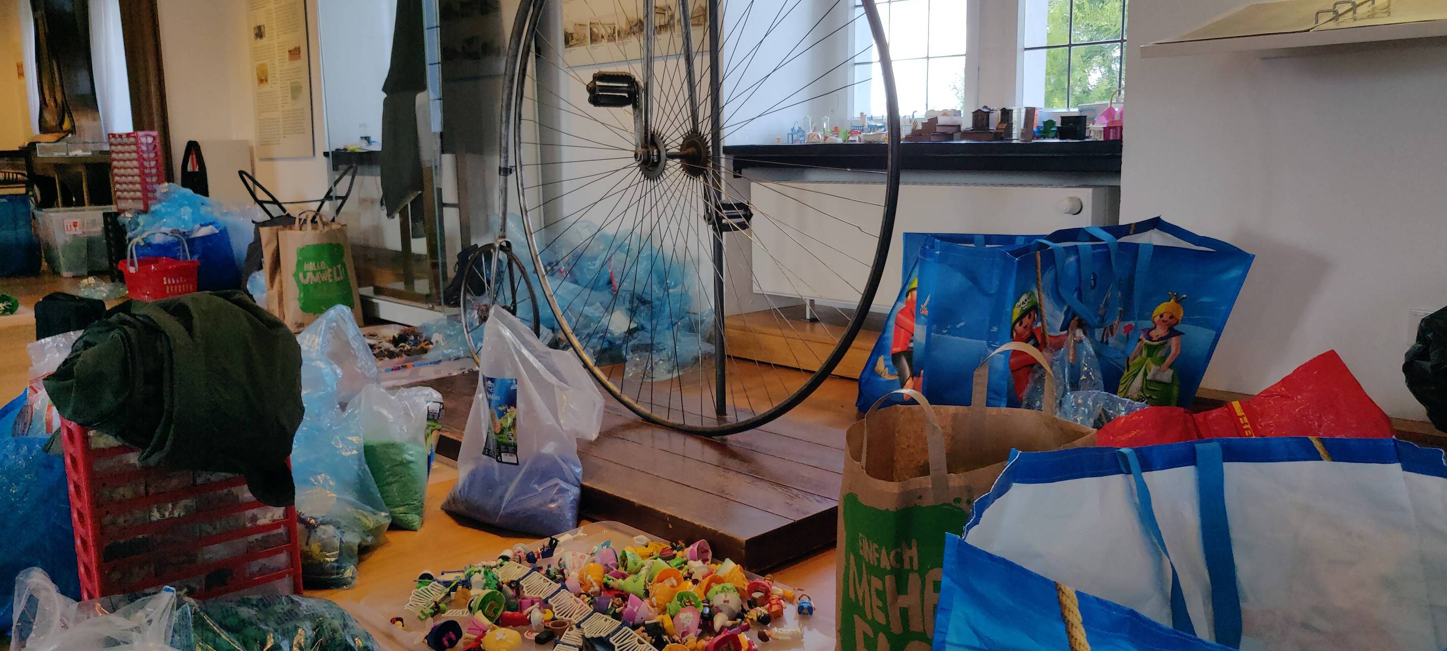 Playmobilfiguren zeigen bergische Geschichte