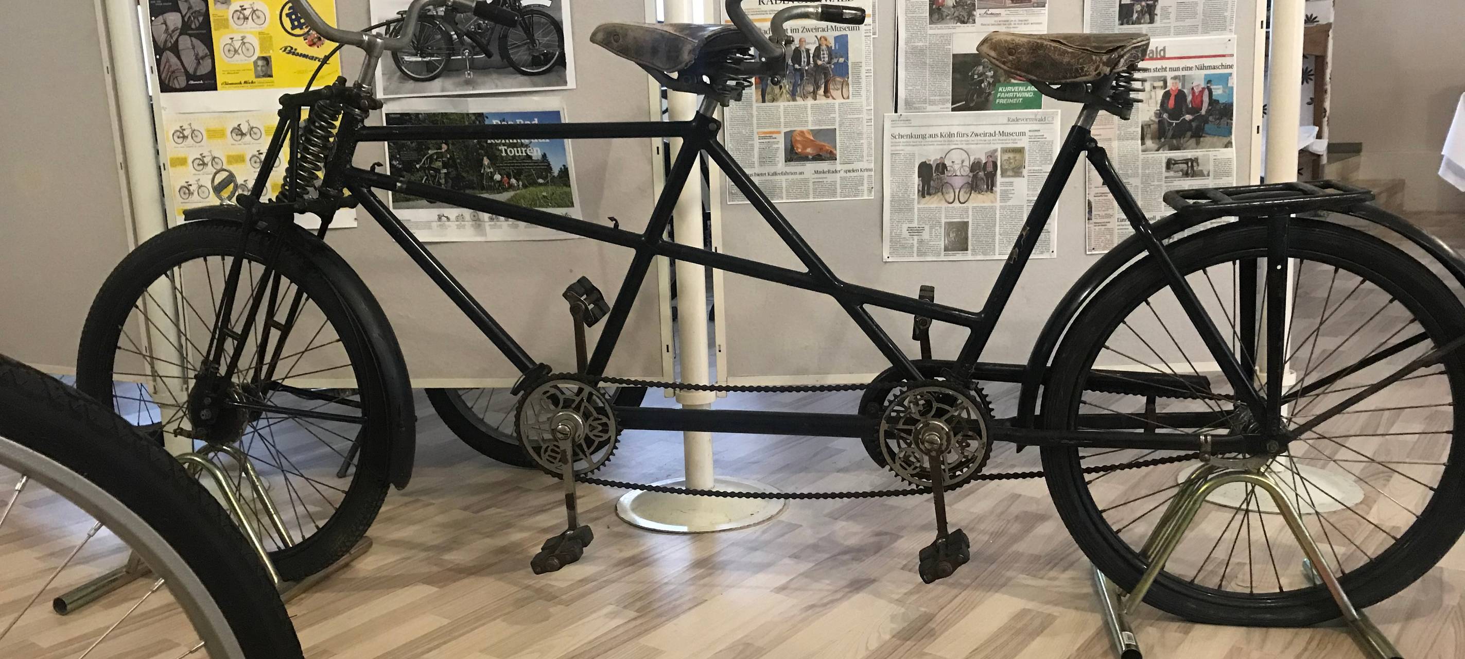 Historische Fahrräder auf Tour durchs Bergische