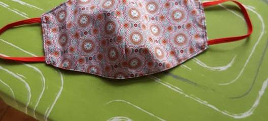 Masken als modische Accessoires