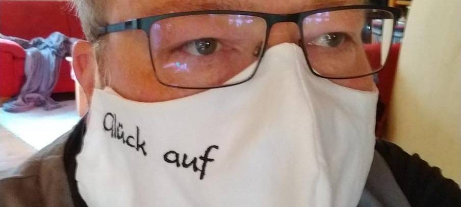 Masken als modische Accessoires