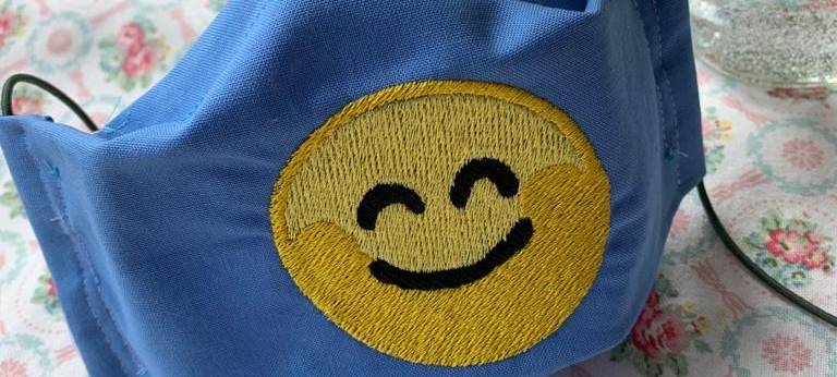 Masken als modische Accessoires