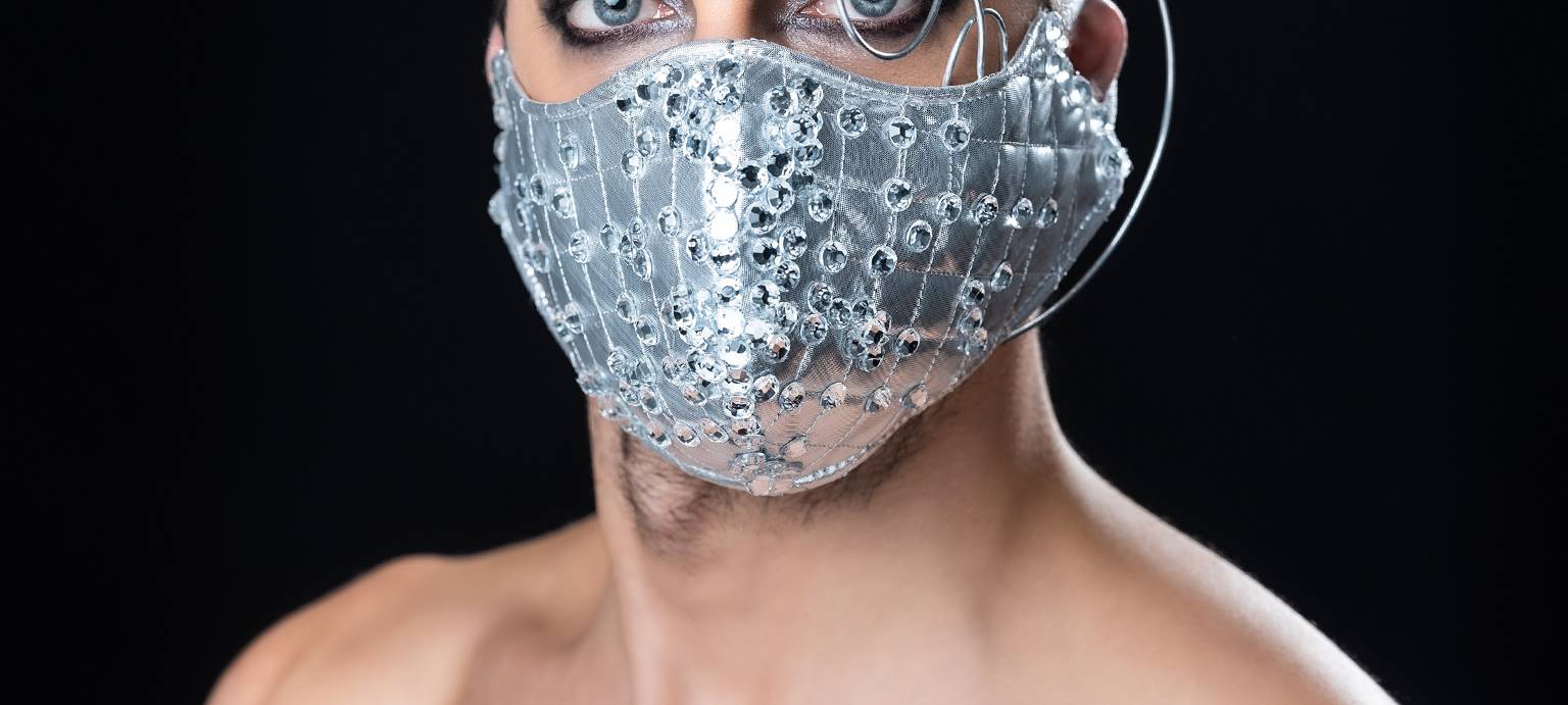 Masken als modische Accessoires