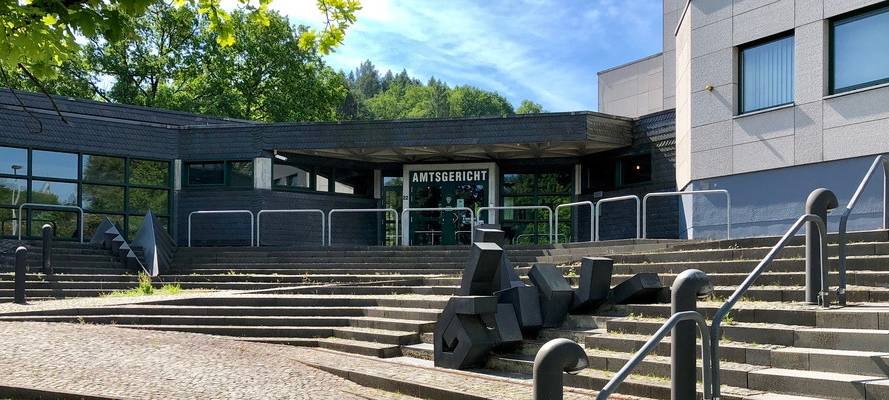 Nachbarschaftsstreit: Lindlarer vor Gericht