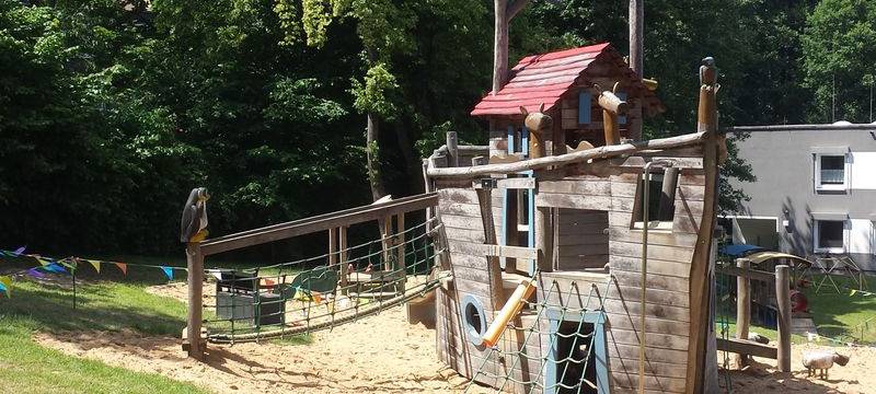 Rhein-Berg: 20 Jahre Patenprojekt "Große helfen Kleinen"