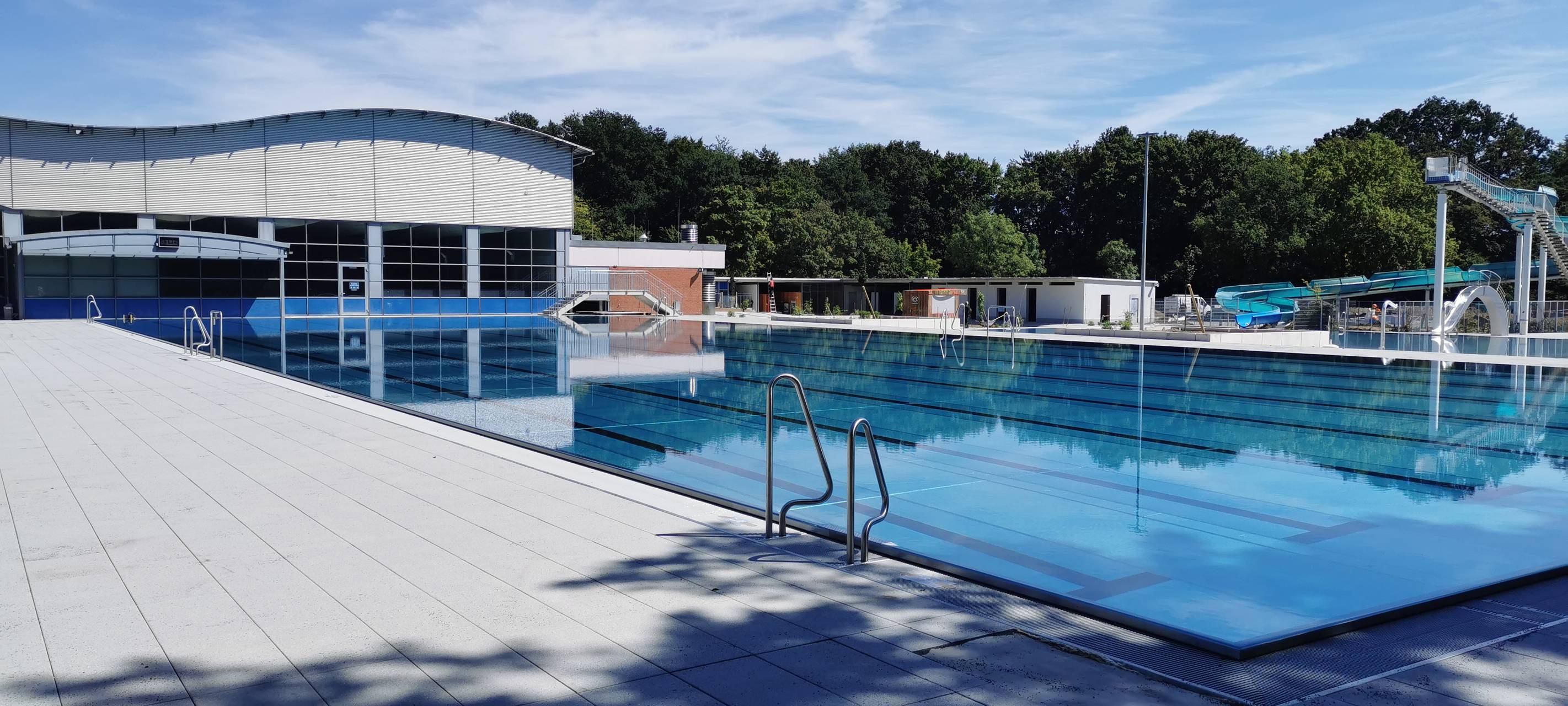 Freibadschwimmbecken des Kombibads Paffrath ab sofort geöffnet