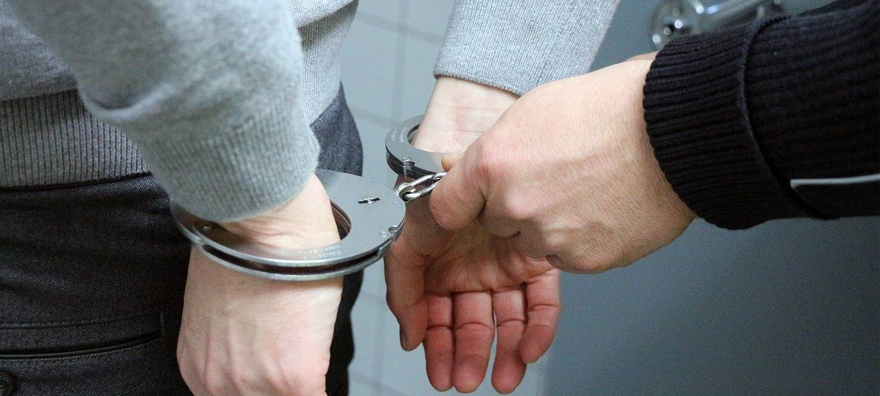 Polizei Verhaftung Handschellen Festnahme