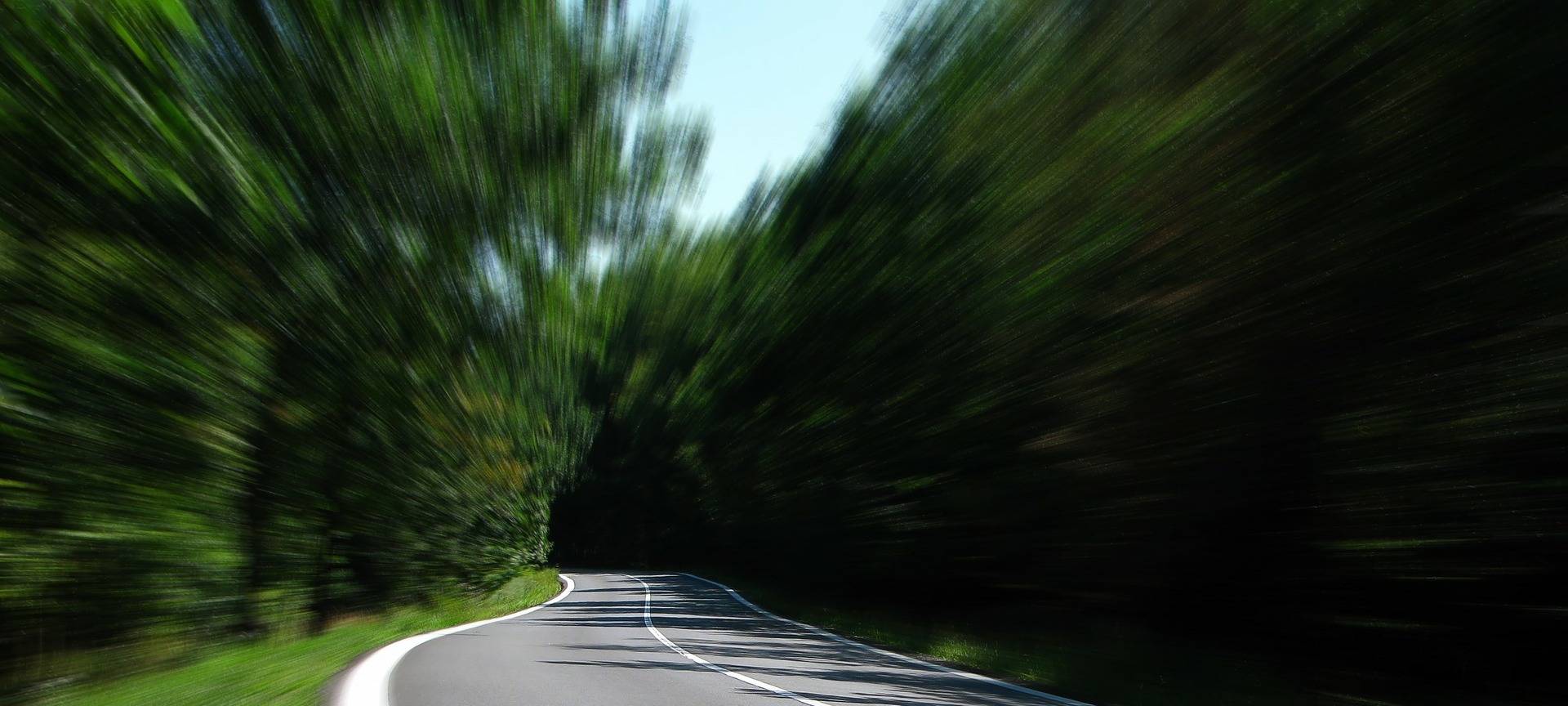 Straße Landstraße Kurve kurvig gefährlich Dummy Pixabay