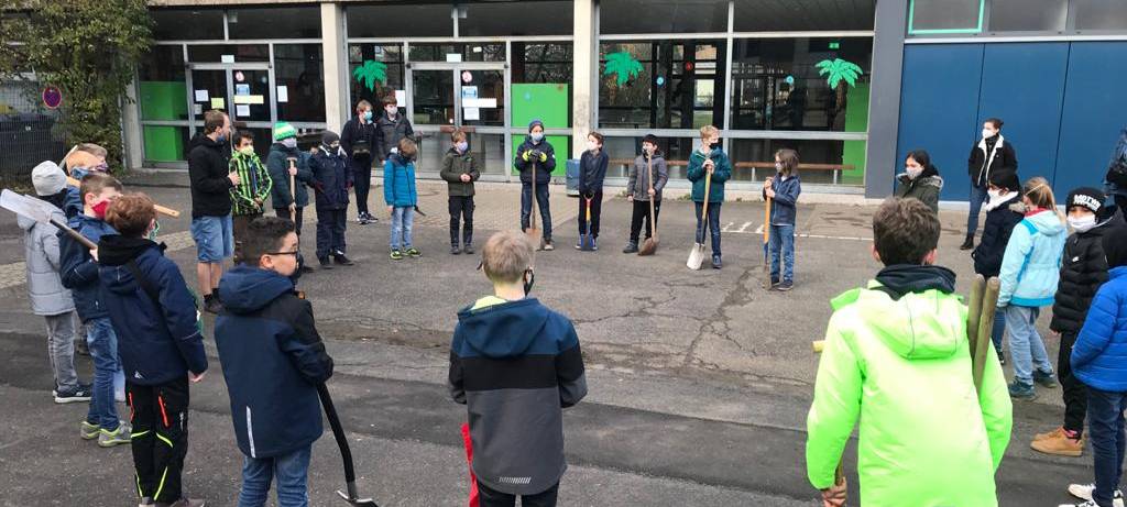Bergisch Gladbach: Protestaktion am DBG für schnelles Internet